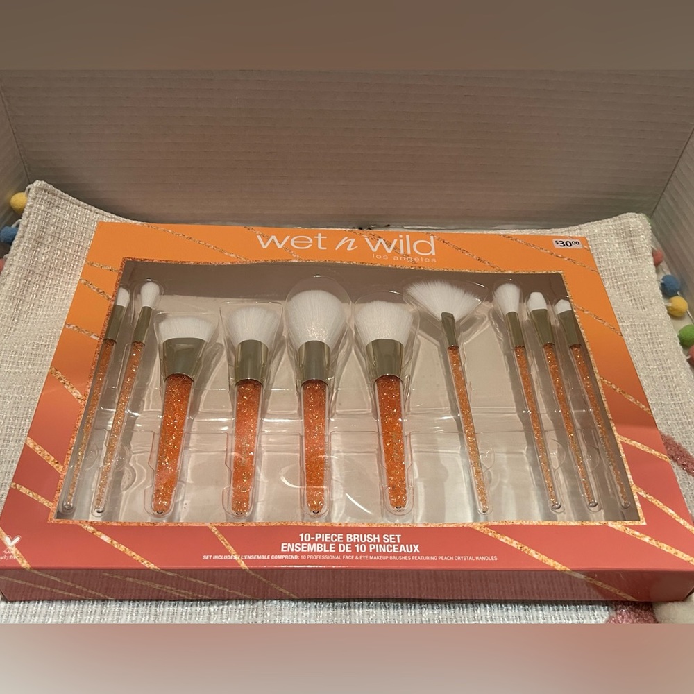 Wet n Wild 10-Piece Brush Set with Peach Crystal Handles New in Box